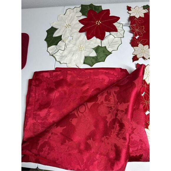 Christmas Table Set 5 Pcs Tablecloth 2 Placemats Centerpiece Mat Pot Holder Note - Picture 9 of 15